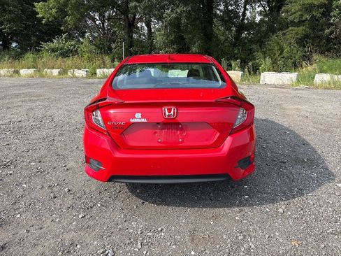 Used 2018 Honda Civic EX image 5