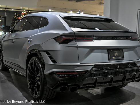 Used 2023 Lamborghini Urus S image 9