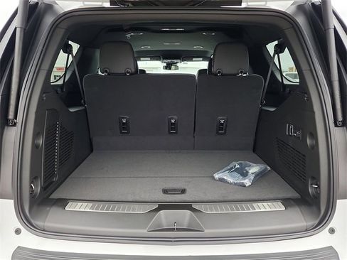 New 2026 GMC Yukon XL AT4 image 7