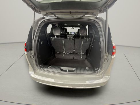 Used 2025 Chrysler Pacifica Select FWD image 13