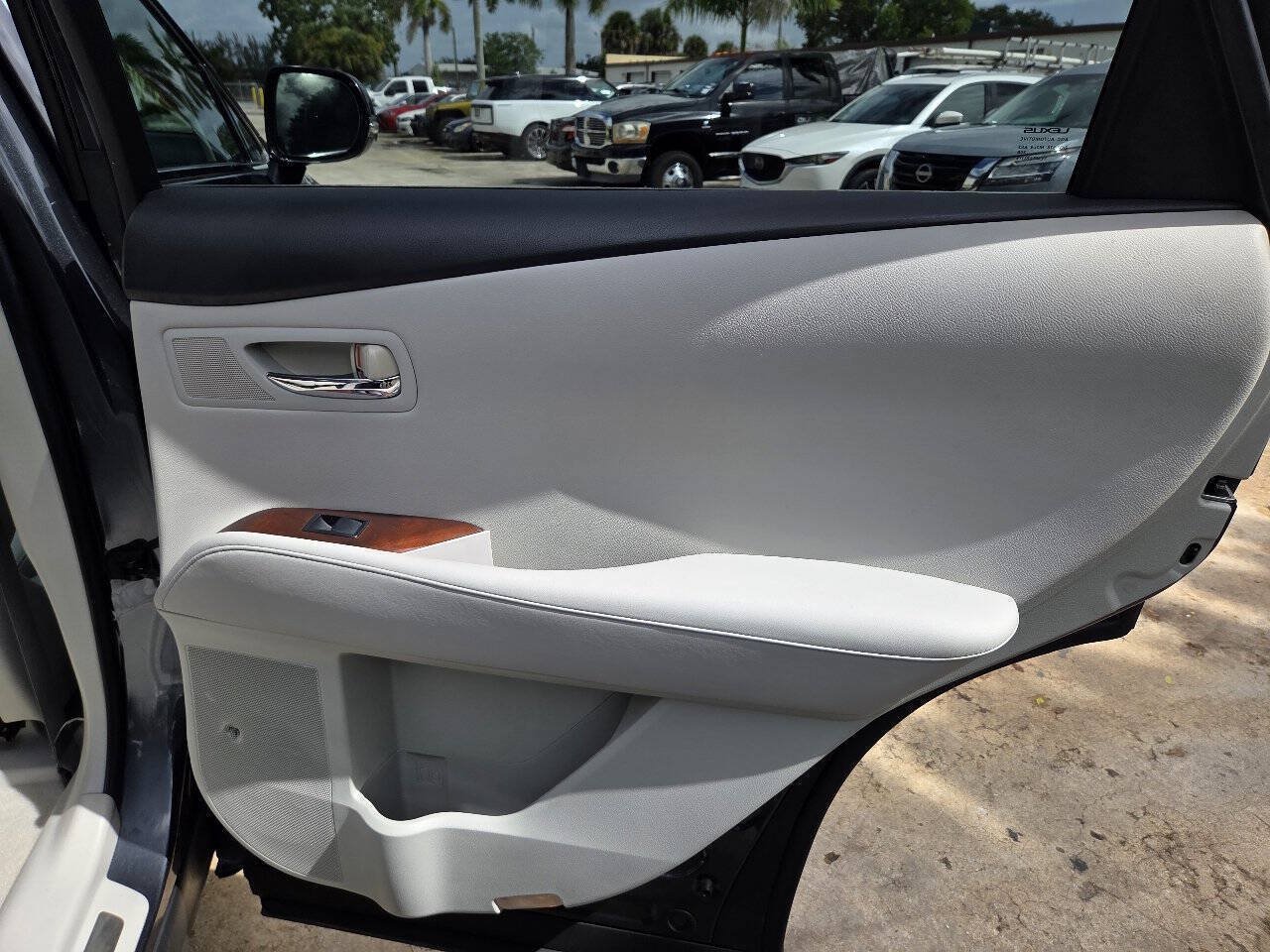 Used 2010 Lexus RX 350 2WD image 22