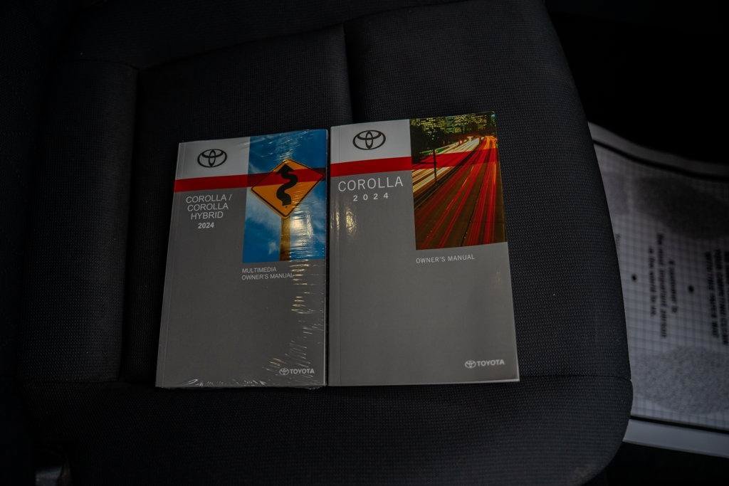 Used 2024 Toyota Corolla LE FWD image 24