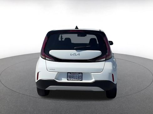 Used 2025 Kia Soul LX w/ LX Technology Package FWD image 12