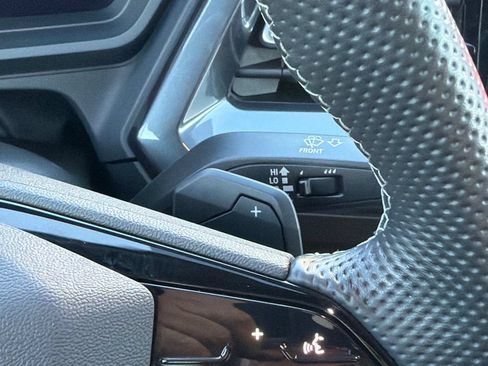 Used 2024 Audi Q4 e-tron Premium w/ Convenience Package AWD/4WD image 30