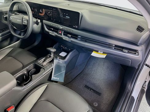 New 2026 Kia K4 EX FWD image 24