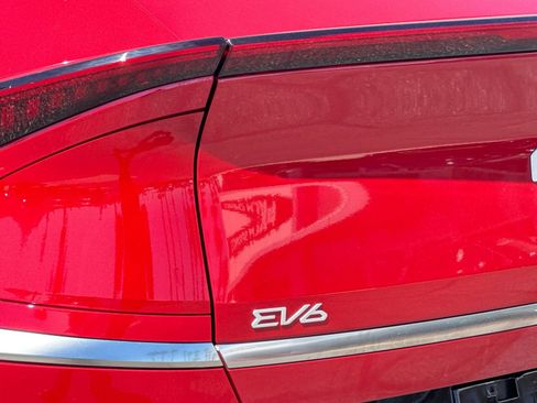 New 2025 Kia EV6 Wind image 31