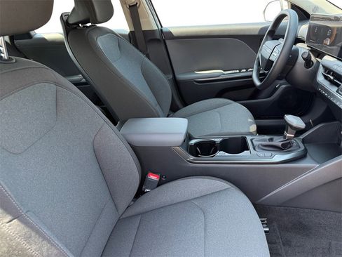 New 2025 Kia K4 LXS image 15