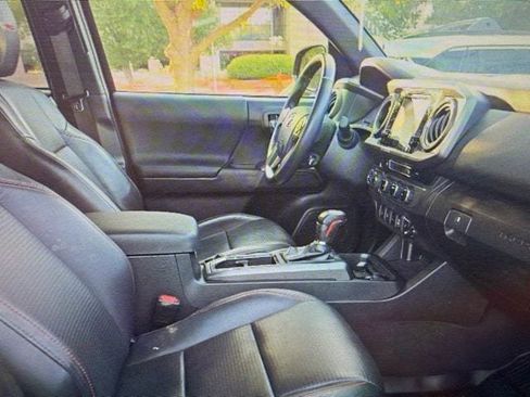 Used 2017 Toyota Tacoma TRD Pro AWD/4WD image 12