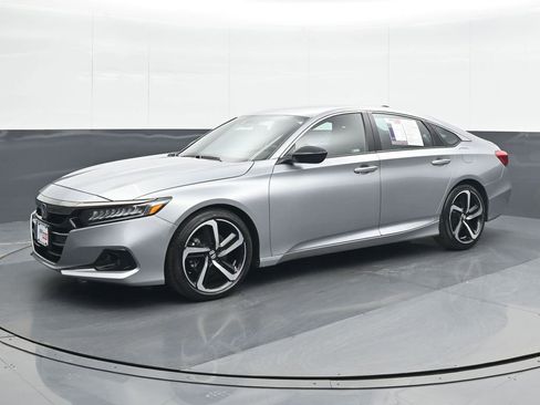 Used 2022 Honda Accord Sport image 2