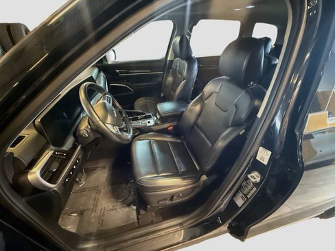 Used 2025 Kia Telluride S AWD/4WD image 13