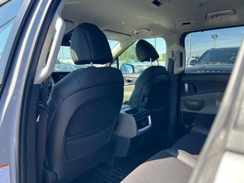 New 2026 Kia Carnival EX FWD image 9