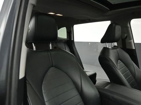 Used 2021 Toyota Highlander XLE AWD/4WD image 32