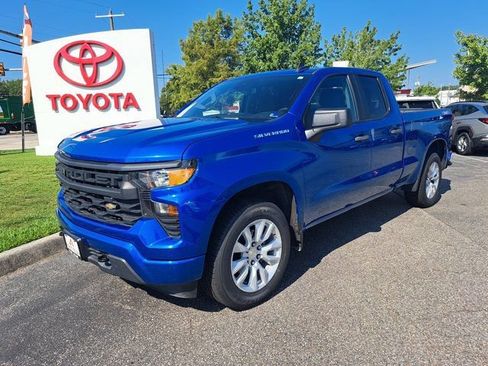 Used 2022 Chevrolet Silverado 1500 Custom AWD/4WD image 2
