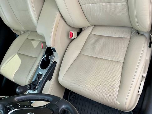 Used 2014 Acura ILX w/ Premium Package image 37