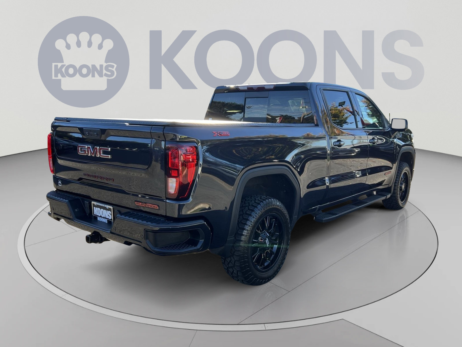 Used 2023 GMC Sierra 1500 Elevation w/ Elevation Premium Package AWD/4WD image 7