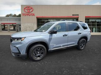 Used 2025 Honda Pilot TrailSport video 1