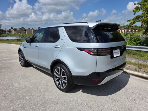 Certified 2023 Land Rover Discovery HSE R-Dynamic AWD/4WD image 2