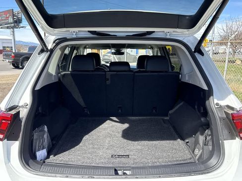 Used 2024 Volkswagen Tiguan SE image 6