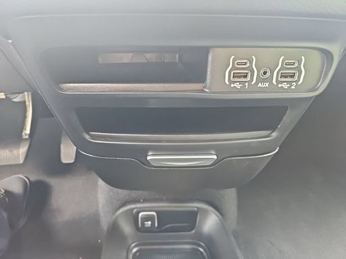 Used 2025 Chrysler Pacifica Select FWD image 22