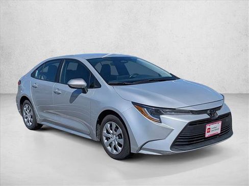 Certified 2024 Toyota Corolla LE image 3