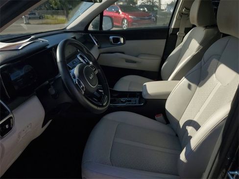 Certified 2023 Kia Sorento SX image 17