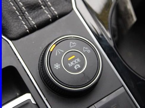 Used 2023 Volkswagen Atlas SEL Premium image 50