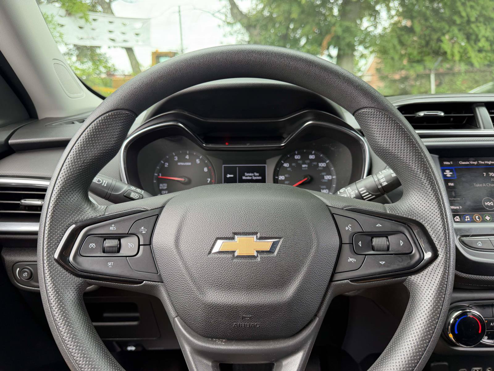 Certified 2022 Chevrolet TrailBlazer LT w/ Confidence II Package FWD image 37
