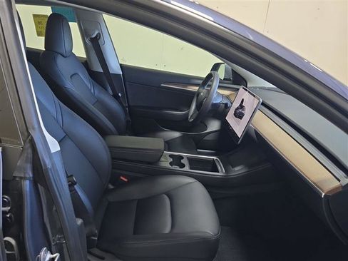 Used 2023 Tesla Model 3 Standard Range RWD image 6