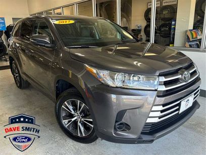 Used 2017 Toyota Highlander LE