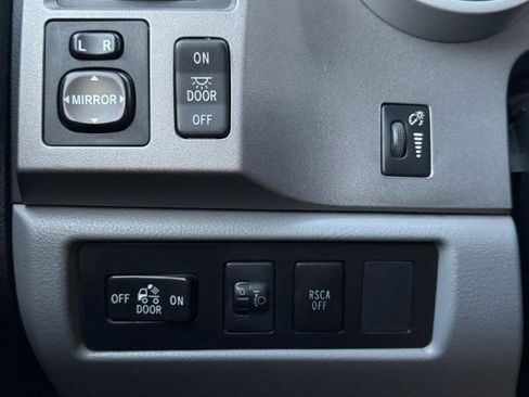 Used 2011 Toyota Tundra 4x4 Double Cab w/ SR5 Pkg image 18