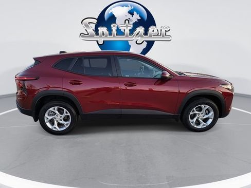 Certified 2025 Chevrolet Trax LS w/ LS Convenience Package image 10