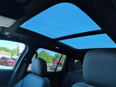 Used 2025 Chevrolet Traverse High Country w/ LPO, Floor Liner Package AWD/4WD image 3