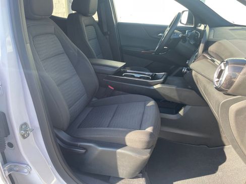 Used 2025 Chevrolet Equinox LT image 35