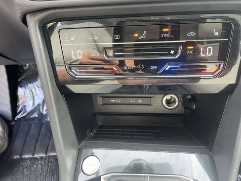 New 2026 Volkswagen Taos SE FWD image 27