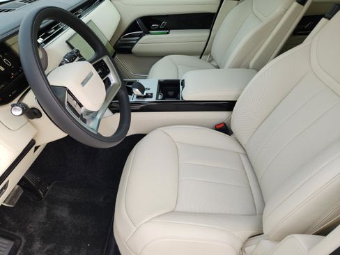New 2026 Land Rover Range Rover SE image 8