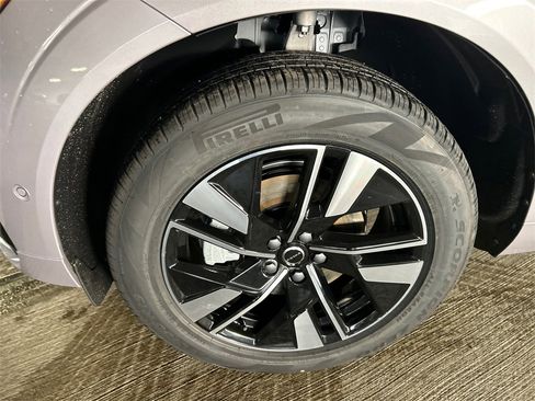 New 2026 Volvo XC60 B5 Plus w/ Protection Package Premier image 8