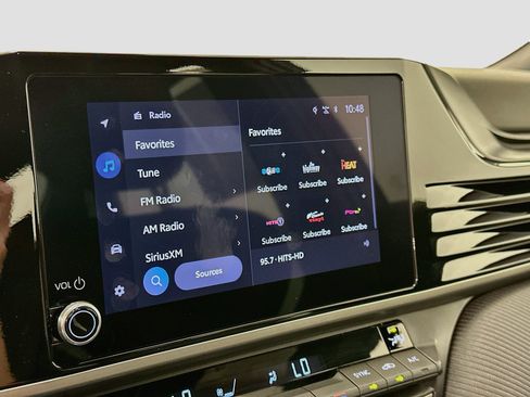 Used 2025 Toyota Camry SE FWD image 21