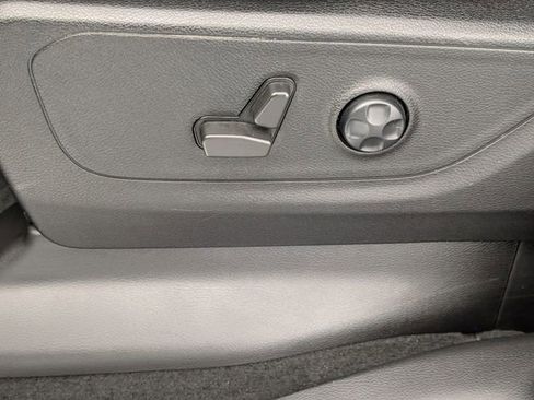 Used 2021 RAM 1500 Big Horn image 13