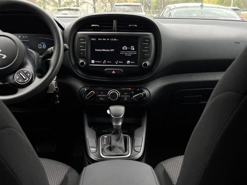 Used 2025 Kia Soul LX w/ LX Technology Package image 23