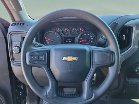 Used 2022 Chevrolet Silverado 1500 Custom image 9