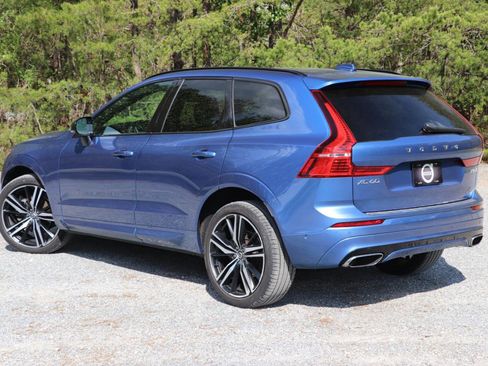 Used 2021 Volvo XC60 T5 R-Design w/ Advanced Package AWD/4WD image 46