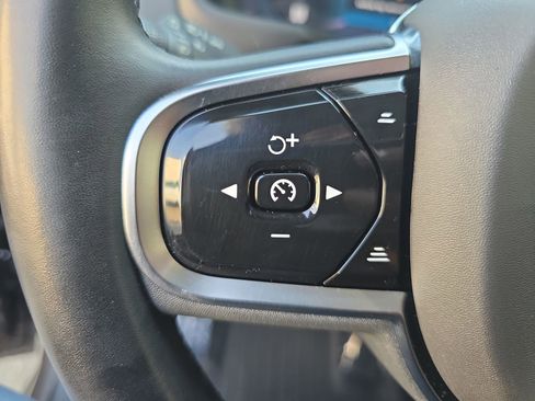 Used 2023 Volvo XC90 B6 Plus w/ Protection Package Premier image 23