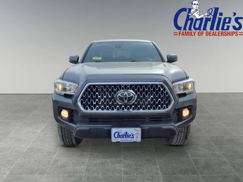 Used 2019 Toyota Tacoma TRD Off-Road image 2