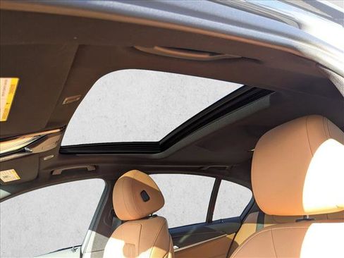 Used 2022 BMW 530e w/ Premium Package image 18