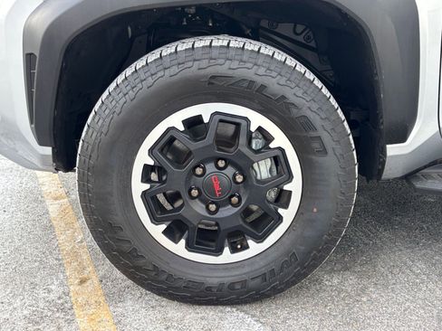 Used 2025 Toyota 4Runner TRD Off-Road image 25