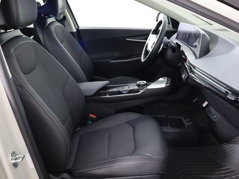 Used 2024 Kia EV6 Light RWD image 18