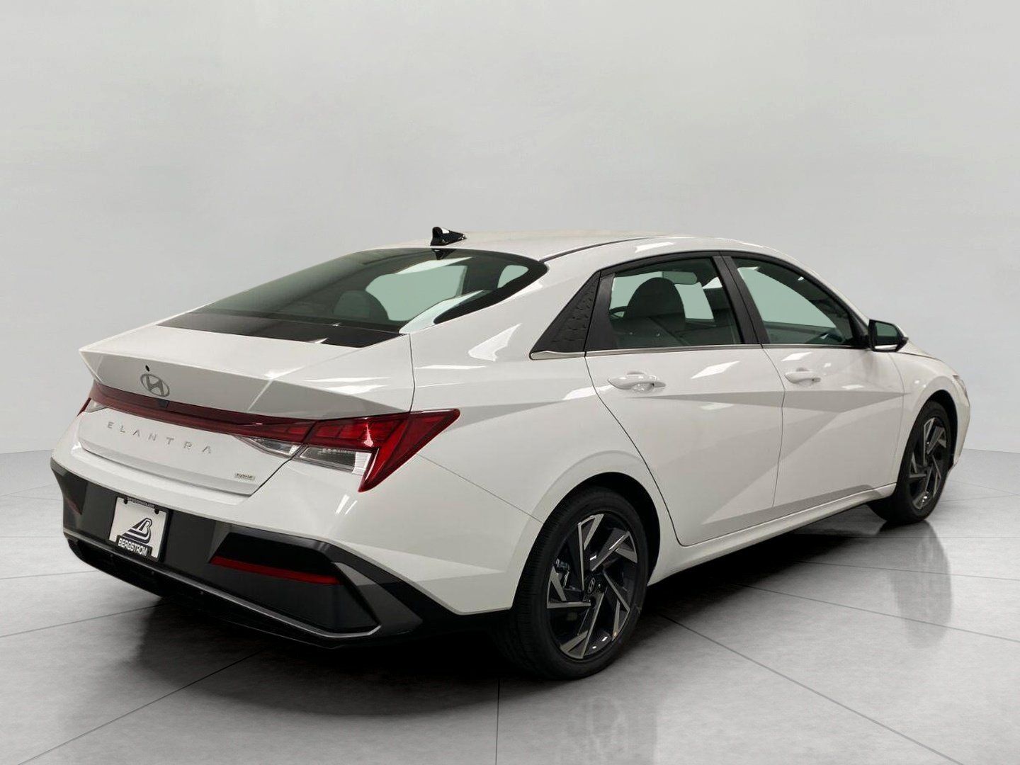 New 2026 Hyundai Elantra Limited FWD image 3
