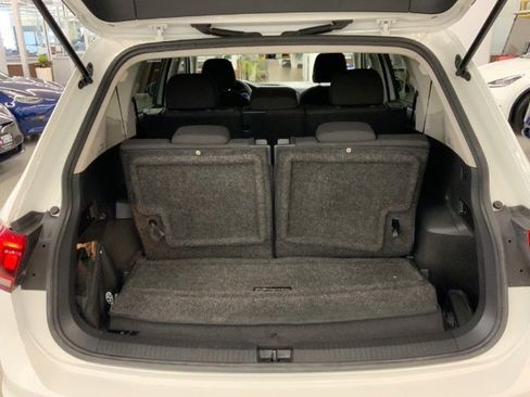 Used 2021 Volkswagen Tiguan S image 33