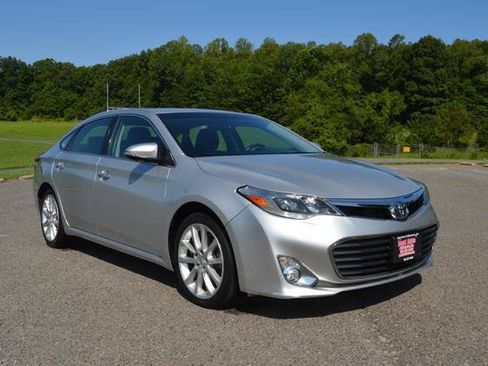 Used 2014 Toyota Avalon Limited FWD image 3
