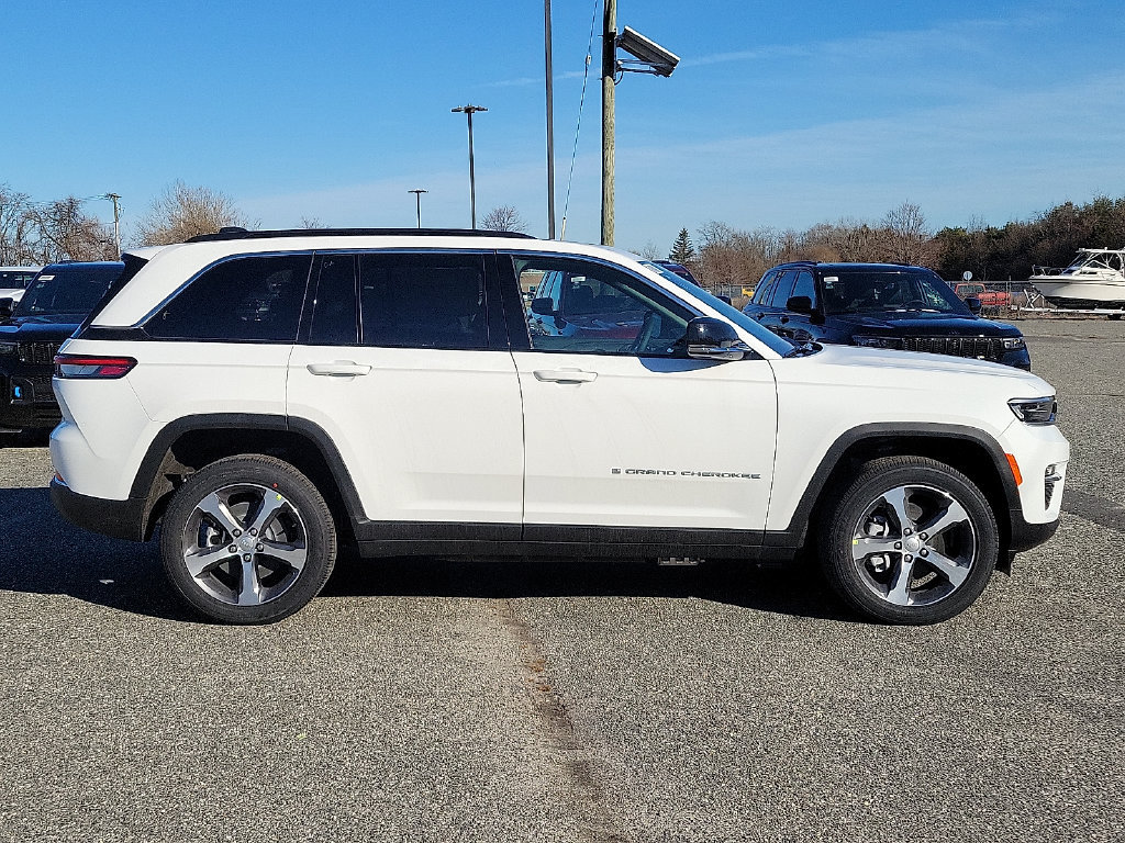 New 2024 Jeep Grand Cherokee Limited 4xe AWD/4WD image 9